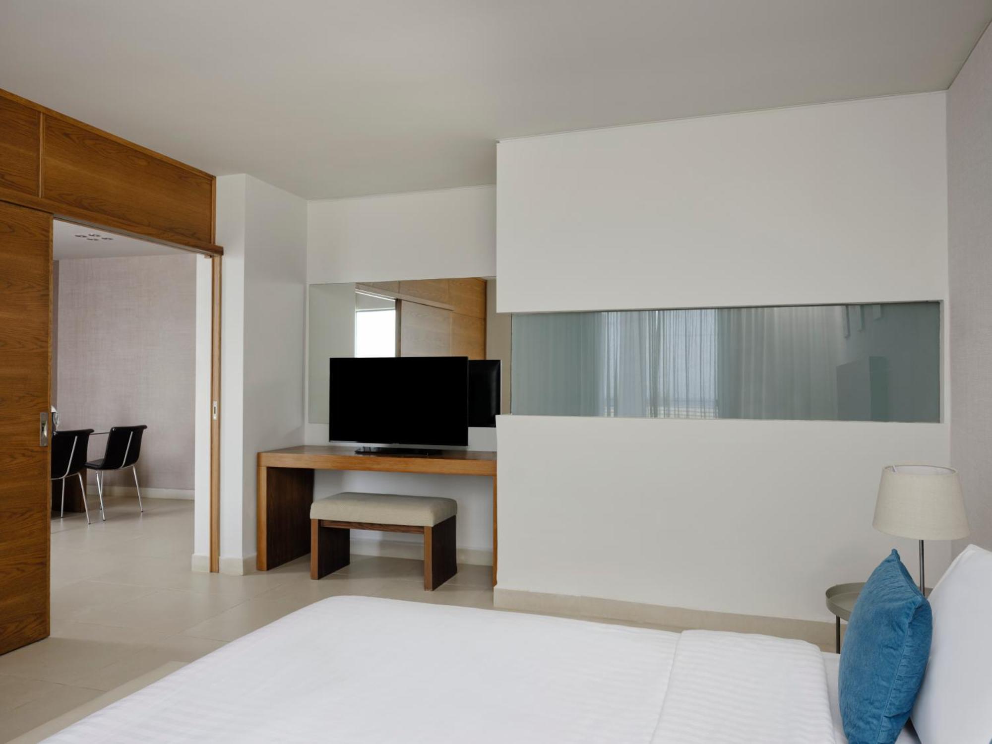 One Bedroom Suite Sea View,1597641815:JPEG
