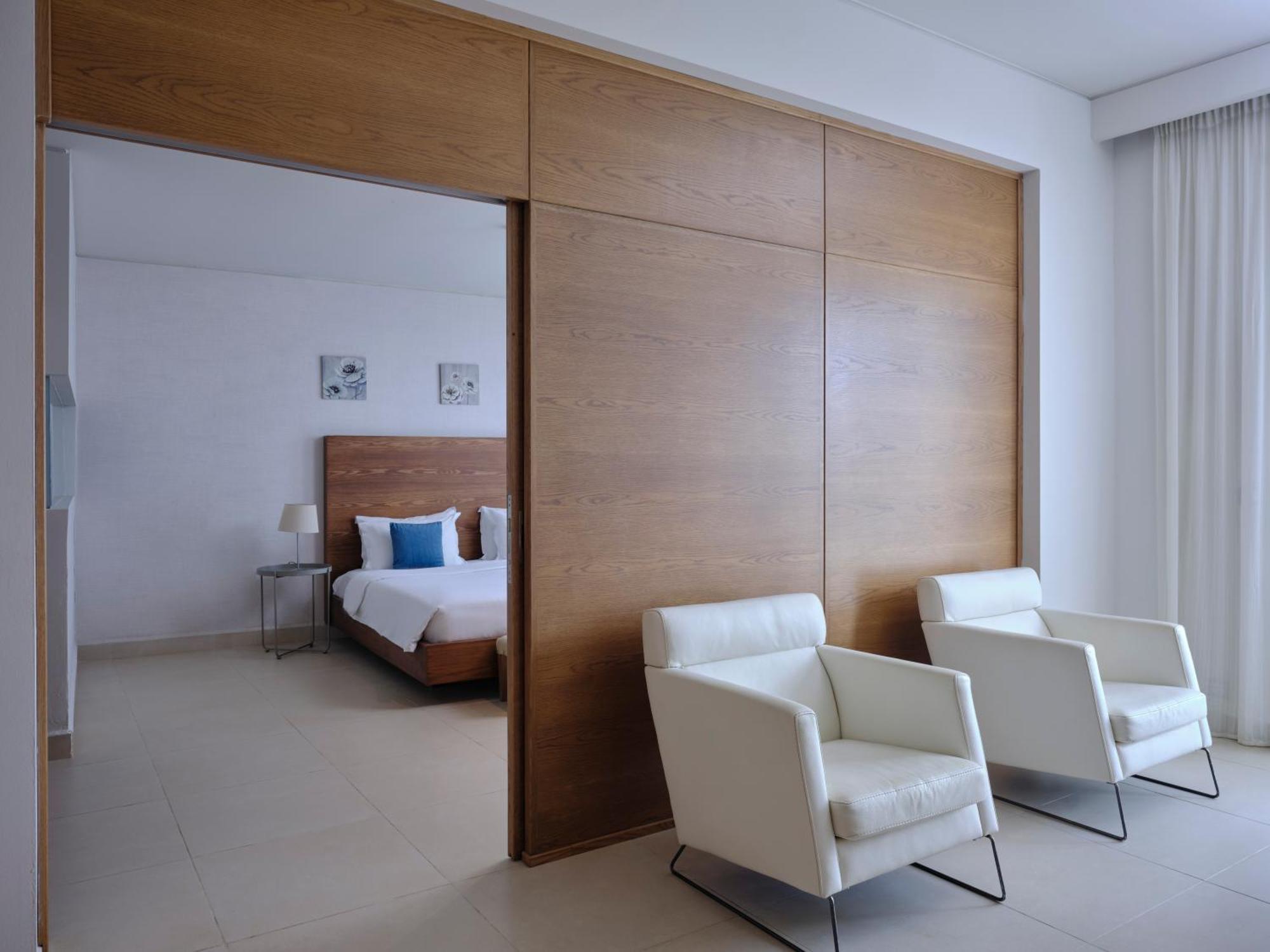 One Bedroom Suite Sea View